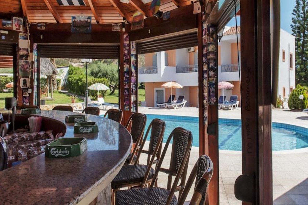 Ifigenia Apartments Hersonissos  Bagian luar foto